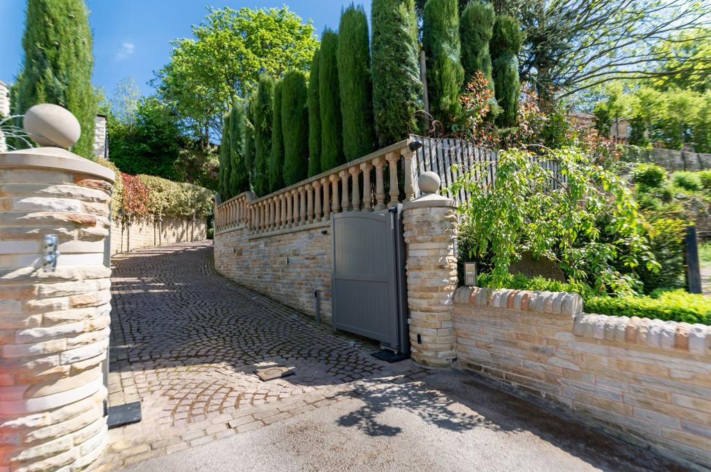 Entrance gates