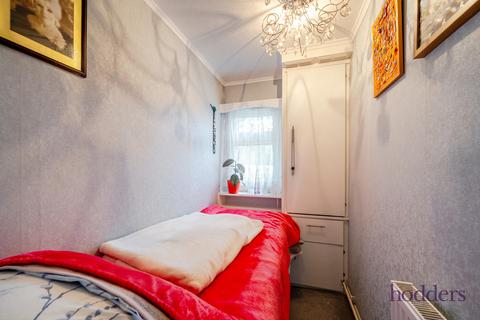 2 bedroom park home for sale, High Trees, Holloway Hill, Lyne, Surrey, KT16