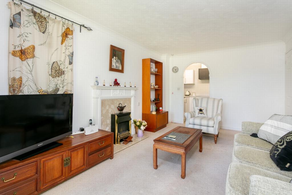 Sitting/dining rm