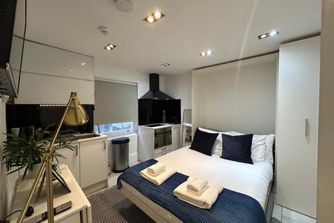 Studio to rent, Gloucester Place, London NW1