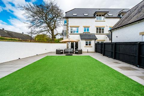 Acorn Close, Ashton Road | A tastefully decorated townhouse with a South facing garden