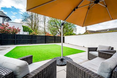 3 bedroom apartment for sale, Acorn Close, The Cedars | Fabulous 3 storey apartment