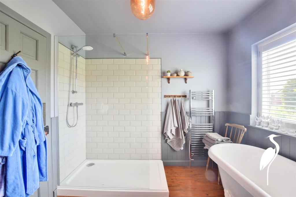 En-Suite Bathroom
