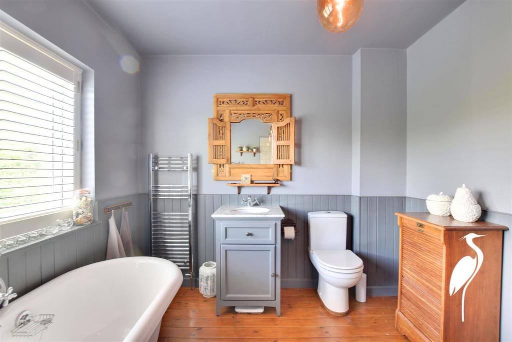 En-Suite Bathroom