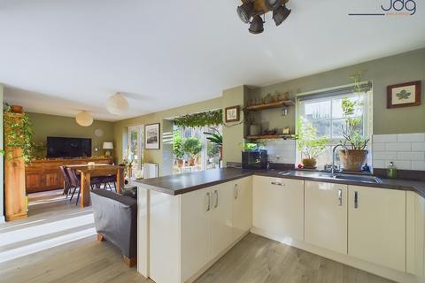 19 Dennison Close, Lancaster, LA1 3SX
