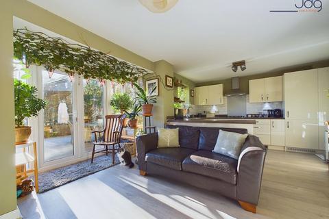 19 Dennison Close, Lancaster, LA1 3SX
