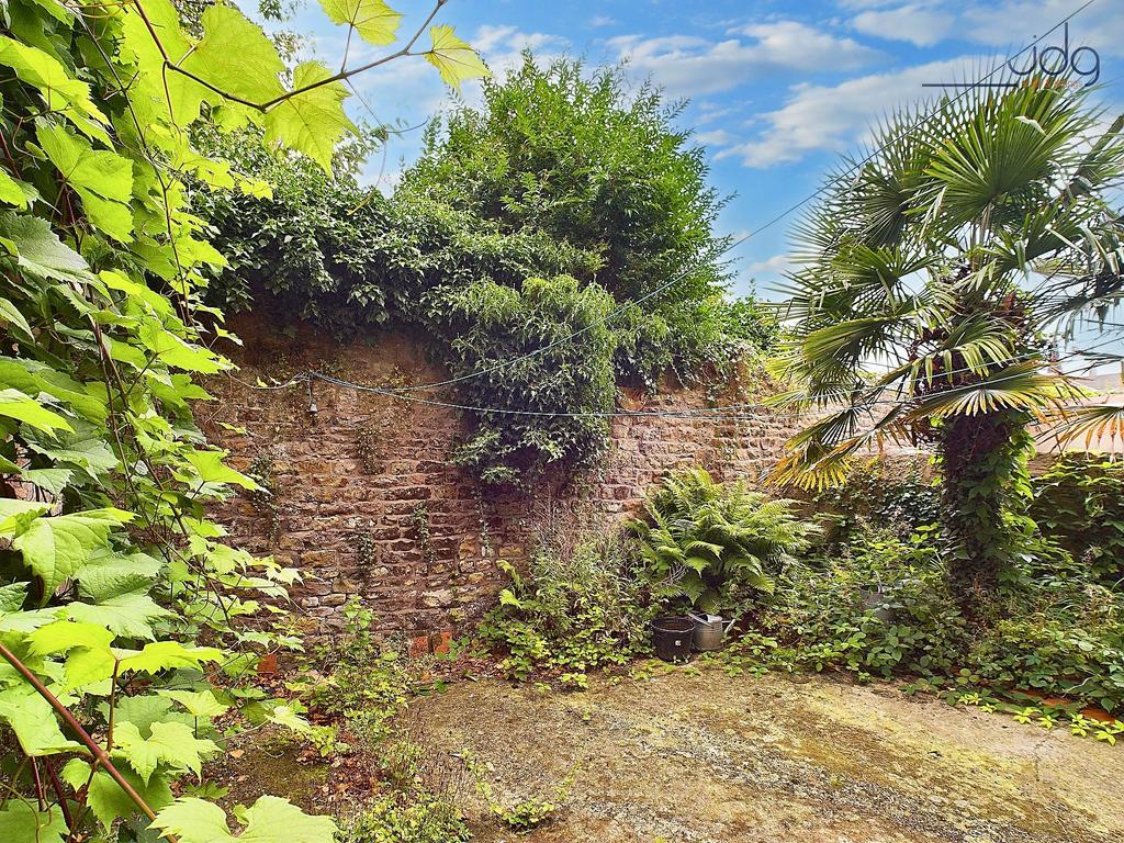 Walled Courtyard