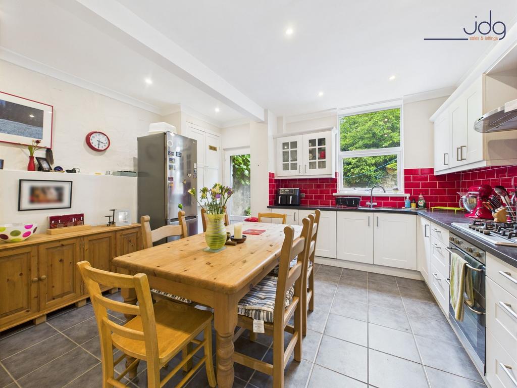 Spacious Kitchen Diner