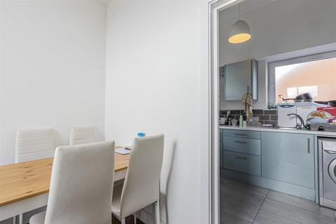 2 bedroom apartment to rent, Newfoundland Road, Cardiff CF14