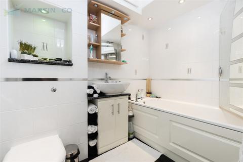 74 Distillery Walk, Brentford, TW8 0SG