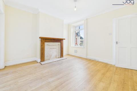 2 bedroom end of terrace house for sale, Hartington Street, Freehold | Two bedroom terrace on a quiet cul-de-sac