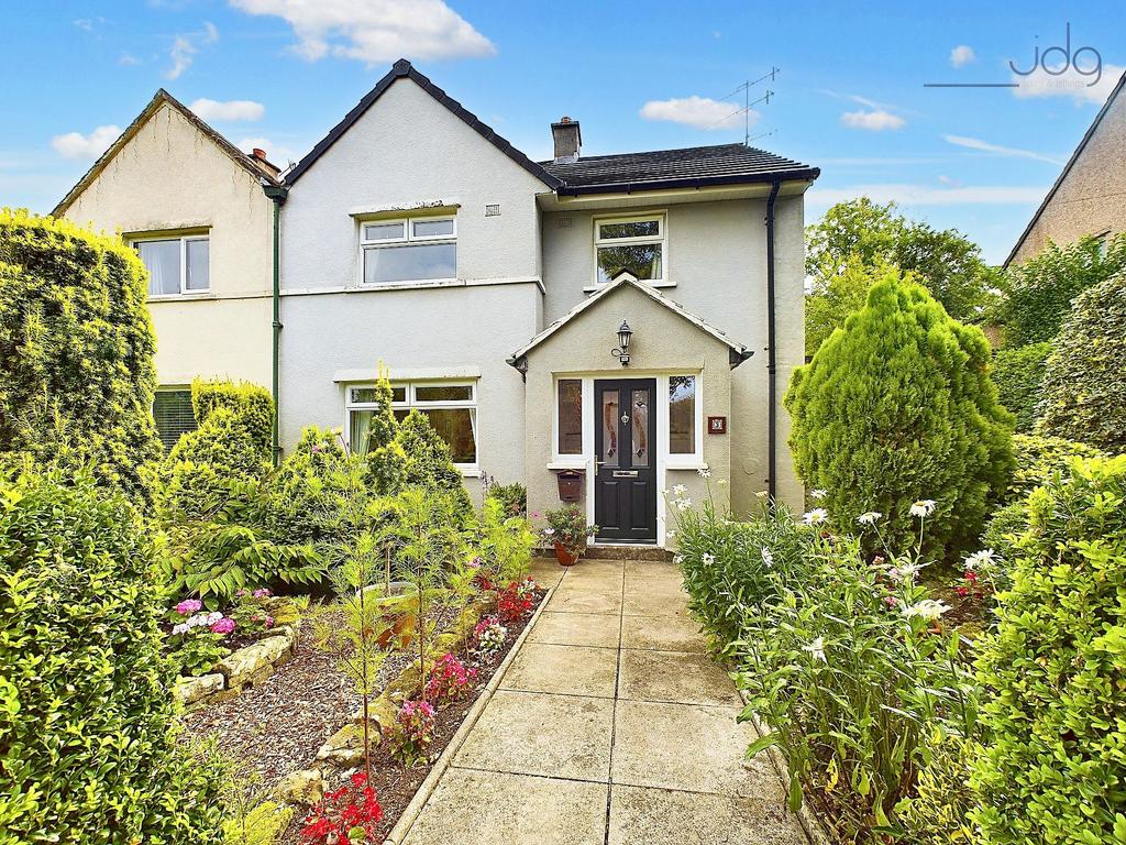 Welcome to Abbeystead Drive