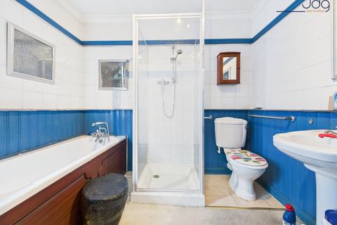 undefined, Clarendon Road | abundance of space across three main floors