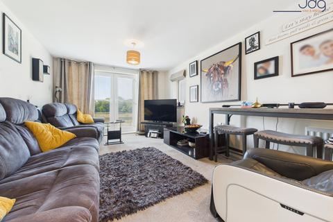 2 bedroom flat for sale, New Quay Road, Riverside View | A stylish apartment with river views