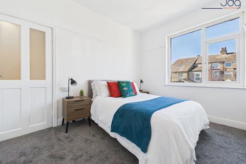 1 bedroom flat for sale, Windsor Road | bright, newly updated and well-proportioned