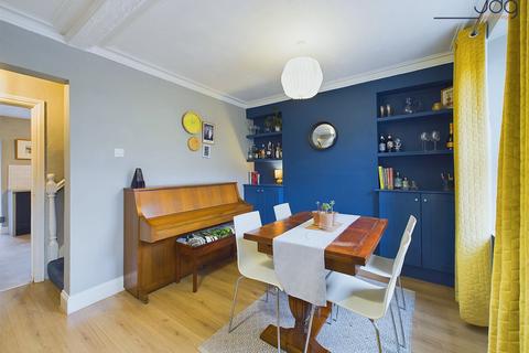3 bedroom terraced house for sale, Windermere Road, Freehold - a home with 3 double bedrooms and superb garden