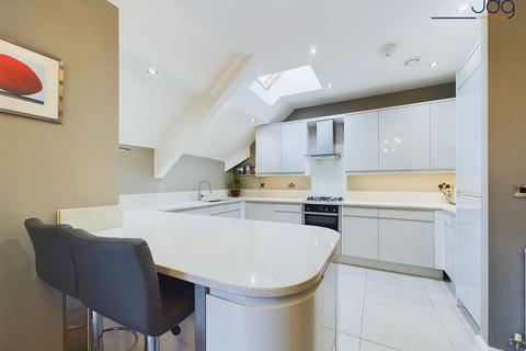3 bedroom flat for sale, South Wing, The Residence | Check out the stunning 360 degree views from the turret!