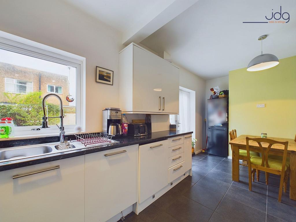 Open plan kitchen diner