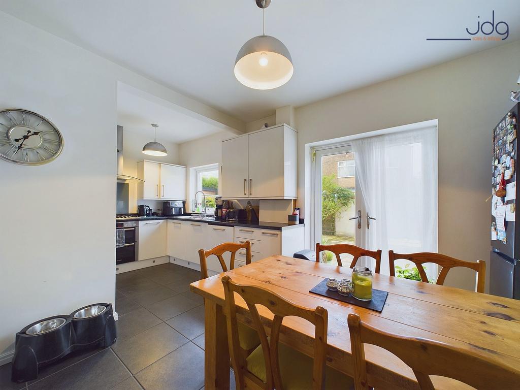 Open plan kitchen diner