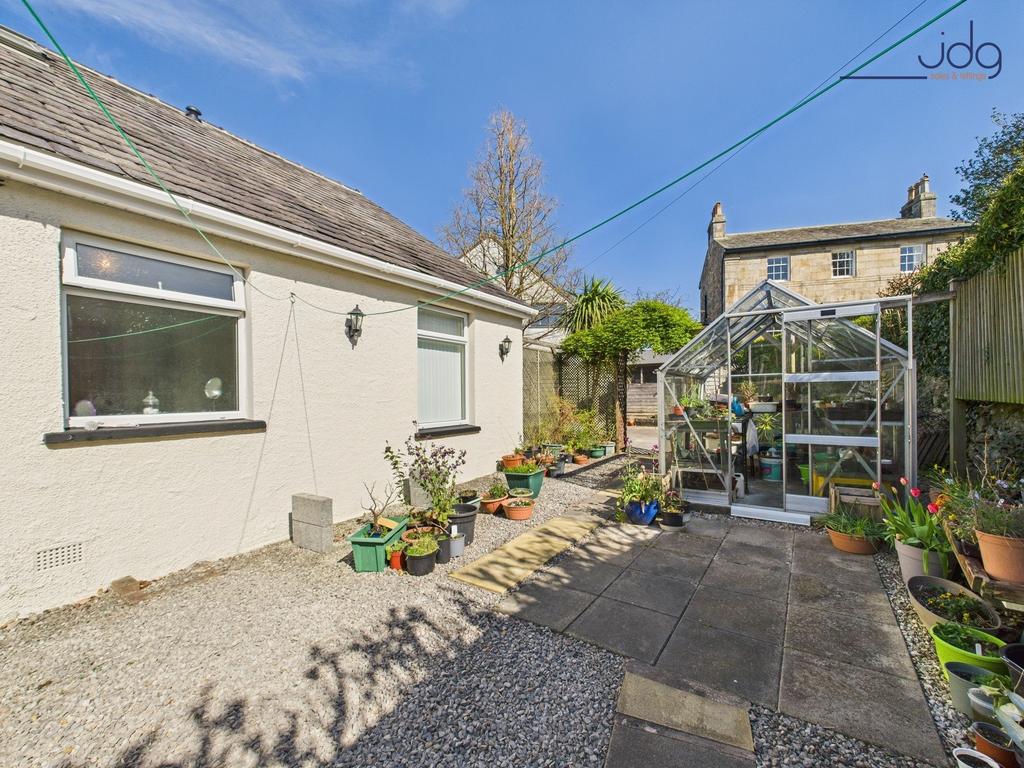 Garden Greenhouse to the side of the property