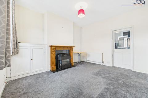 3 bedroom terraced house for sale, Woodville Street, Freehold | A home with well proportioned bedrooms