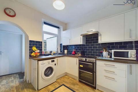 3 bedroom terraced house for sale, Woodville Street, Freehold | A home with well proportioned bedrooms