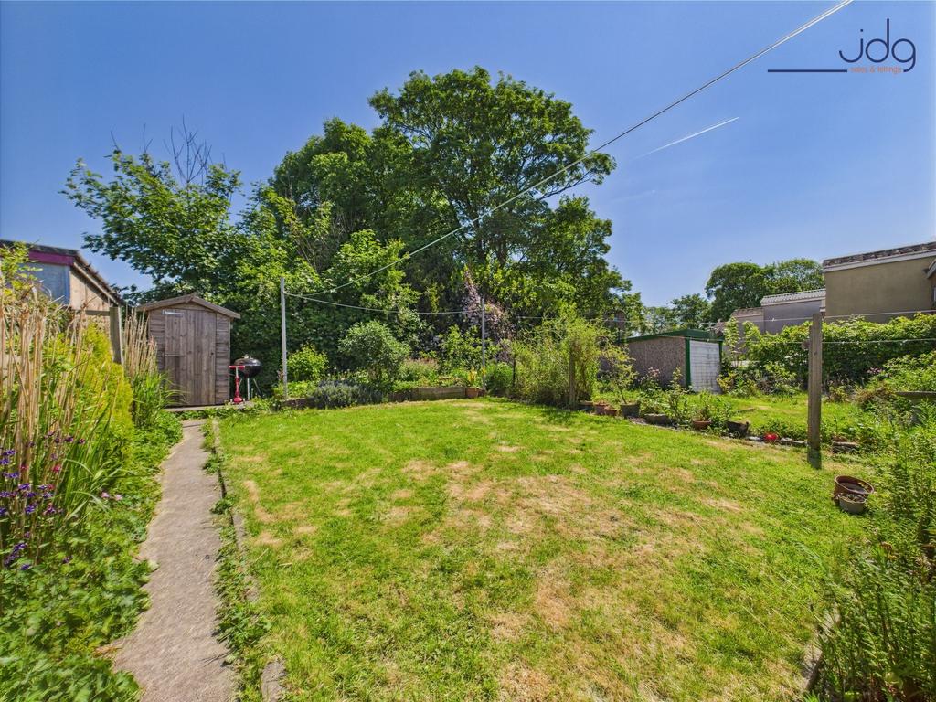 Spacious Garden