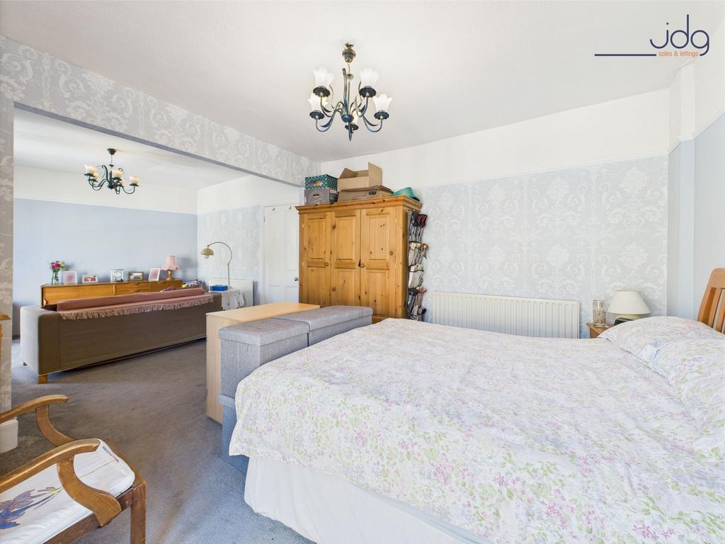Double Bedroom with Lounge located on the First...