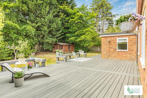 5 bedroom detached house for sale, Kevan Drive, Send GU23