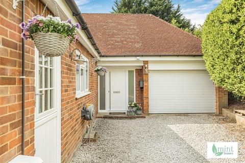 5 bedroom detached house for sale, Kevan Drive, Send GU23
