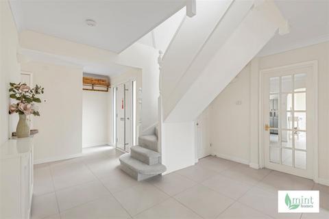 5 bedroom detached house for sale, Kevan Drive, Send GU23