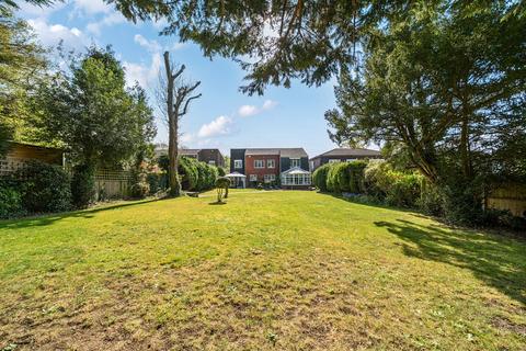 5 bedroom detached house for sale, Wolds Drive, Orpington