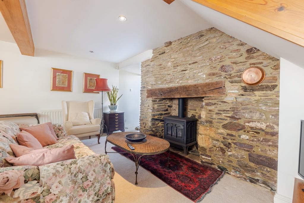 A18 - 4 Horn Hill, Dartmouth, The Haven - 250502