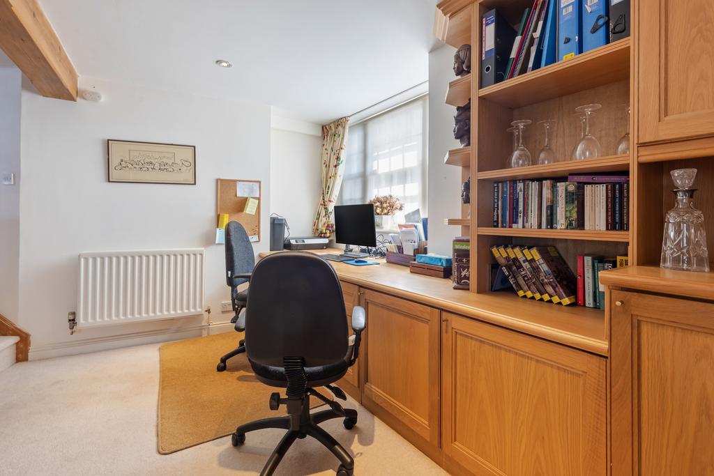 A16 - 4 Horn Hill, Dartmouth, The Haven - 250502
