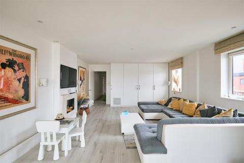 3 bedroom apartment to rent, Regent on the River, Fulham, SW6
