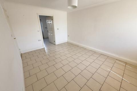 undefined, The Avenue, Llwynhendy
