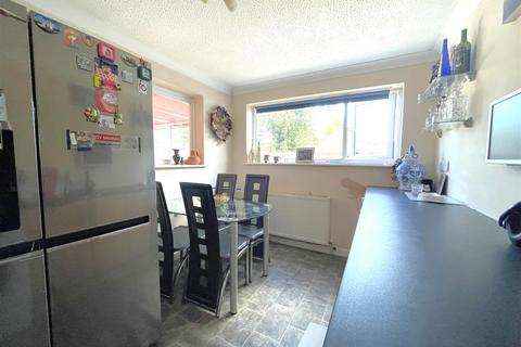 4 bedroom detached house for sale, Village Road, Cheltenham