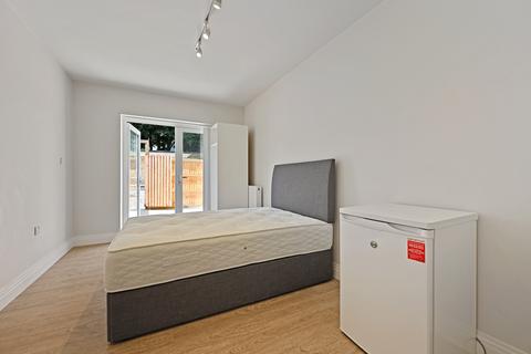 1 bedroom house of multiple occupation to rent, Hagden Lane, Watford, Hertfordshire