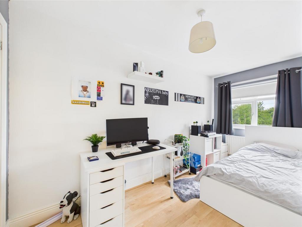 Bed 4.jpg