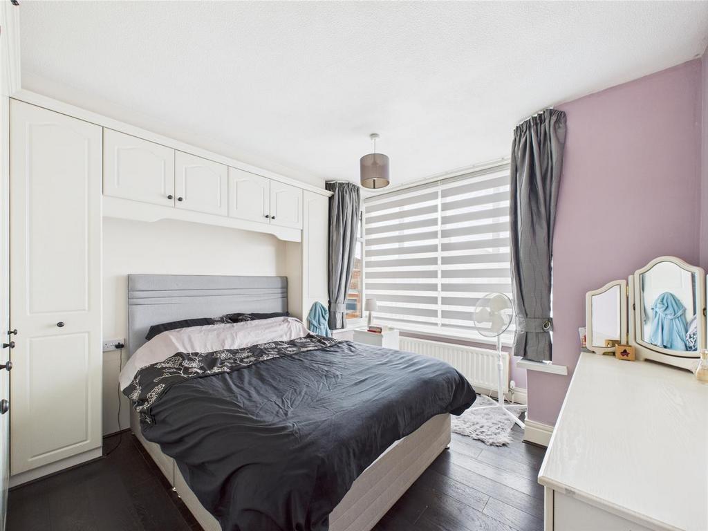 Bed 1.jpg
