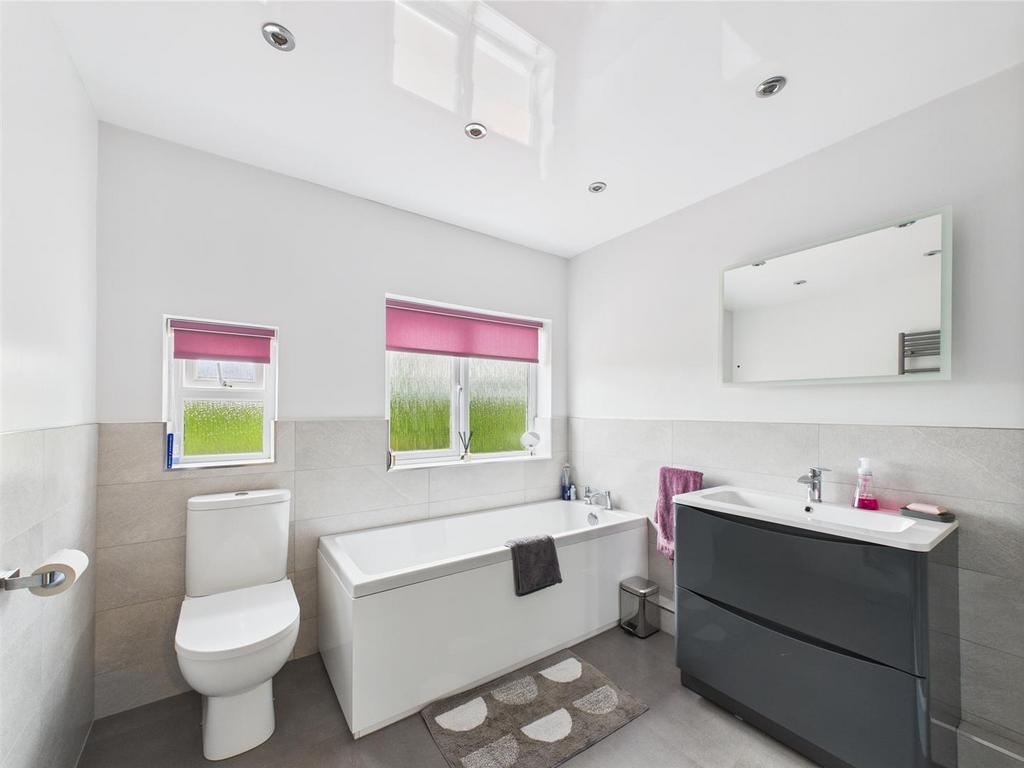 Bath 1.jpg