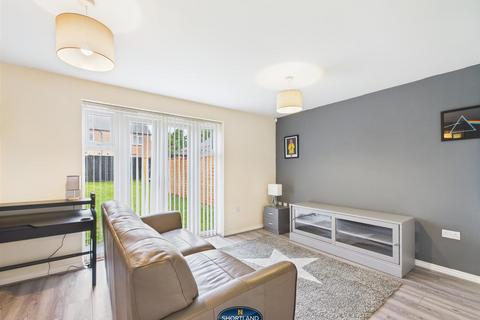 3 bedroom semi-detached house to rent, Cherry Tree Drive, Coventry CV4