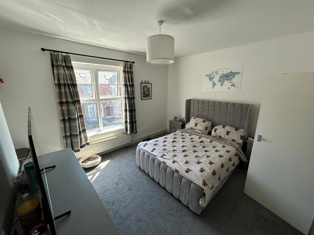 Master Bedroom 2.jpg