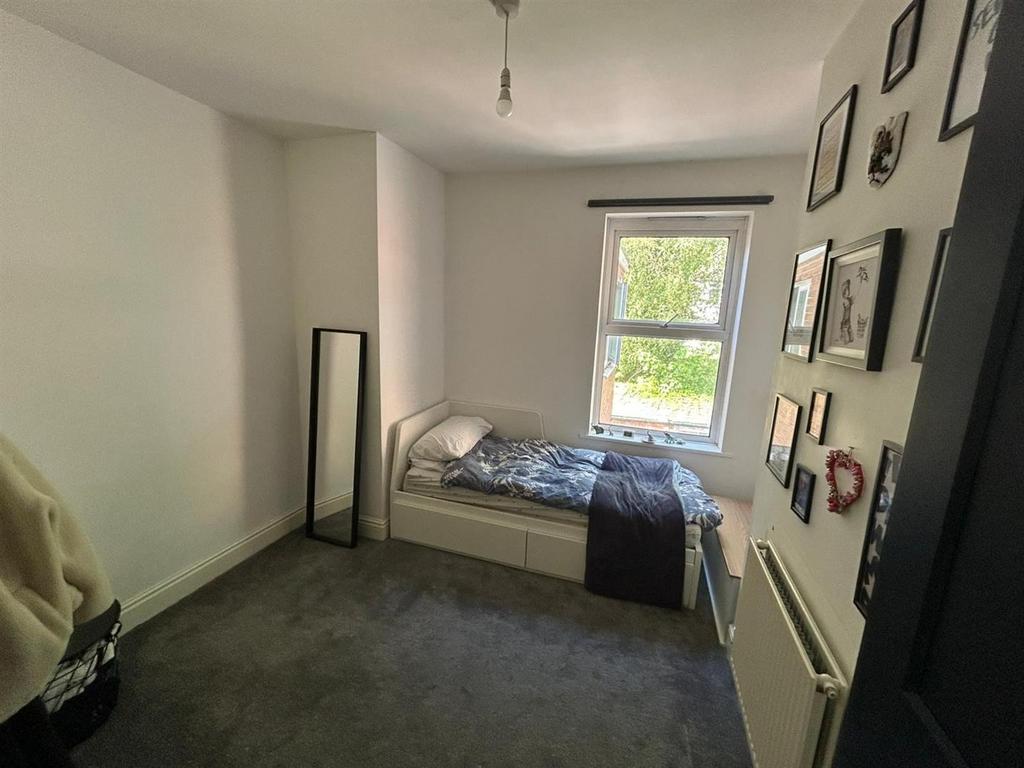 Bedroom 2.jpg