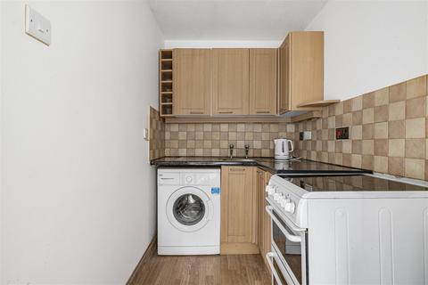 25 Turnpike Lane, Sutton, SM1 4HB