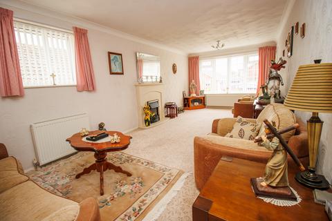 2 bedroom detached bungalow for sale, Park Rise, Hunmanby YO14