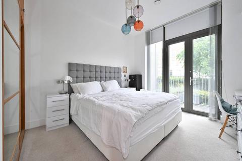 3 bedroom flat for sale, Kilburn Park Road, Maida Vale, London, NW6