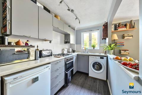 4 Abinger Way, Guildford, GU4 7NG