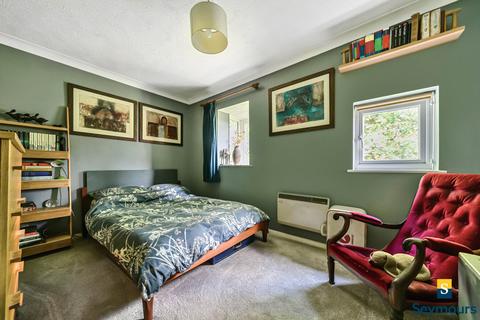 4 Abinger Way, Guildford, GU4 7NG