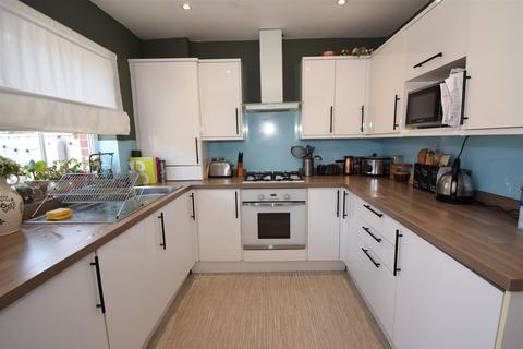 2 bedroom end of terrace house for sale, North Main Court, South Shields